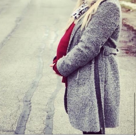 Large maternity clothes bundle - Picture 11 of 15